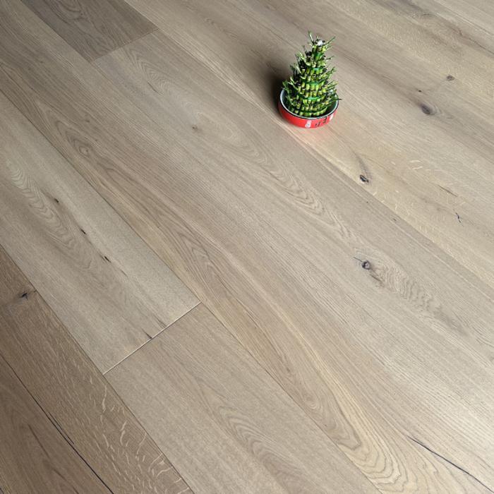 European oak rustic  style engineered flooring
